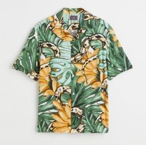 NWOT Snake Print Resort Shirt - M